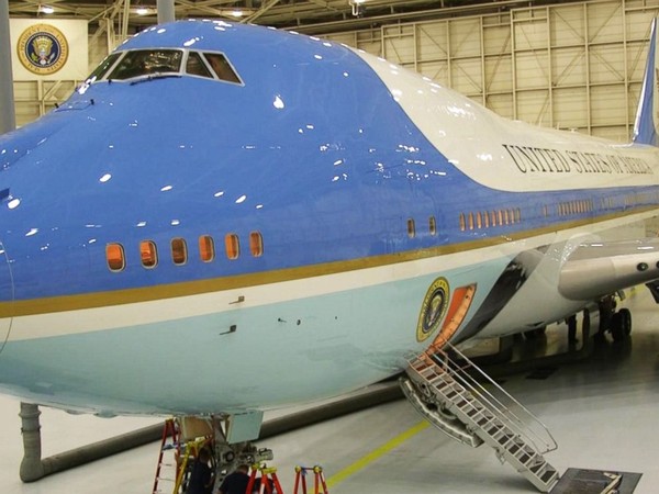 Siêu máy bay của tổng thống Obama xịn đến mức nào?